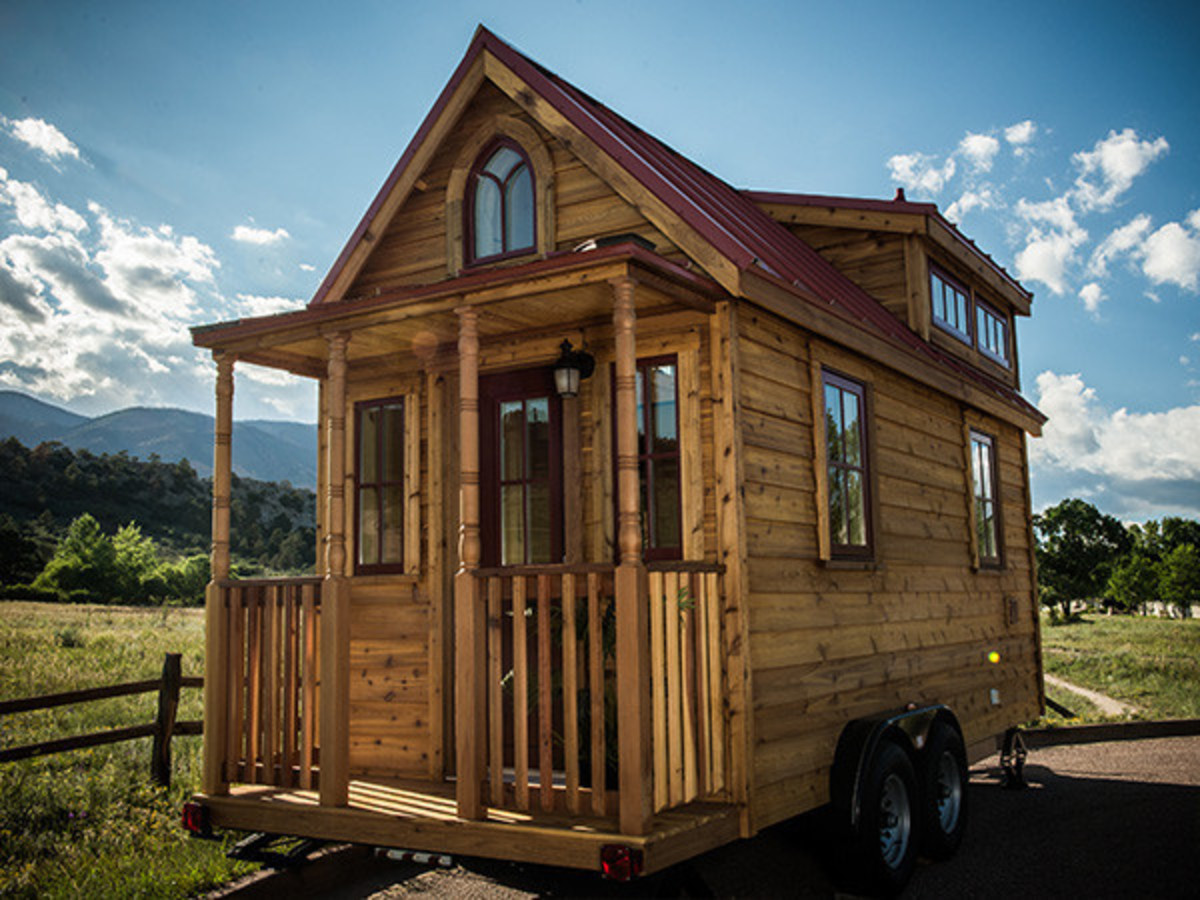 This pre-made elm design exhibits the traits of the ideal tiny house: simplicity and sheer elegance. 
