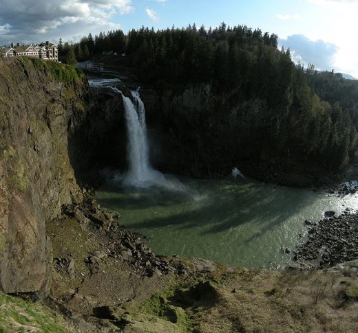 Panoramic view of Snoqualimie Falls in March