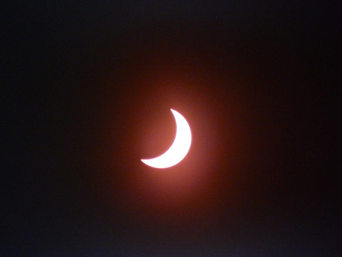 09:51 Solar eclipse, 2015.
