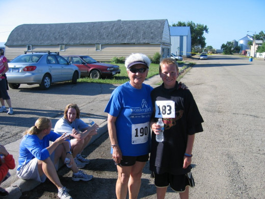 The oldest and the youngest runner in the Blunt, SD race 