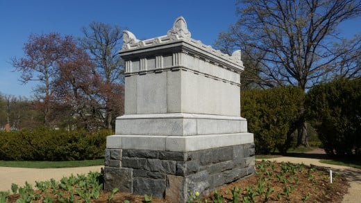This monument is the tomb for unknown soldiers from the Civil War. People could not remember or tell who they were, so there were given a safe place here!