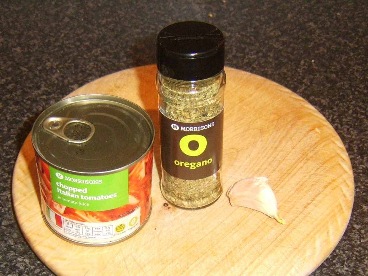 Simple tomato sauce ingredients