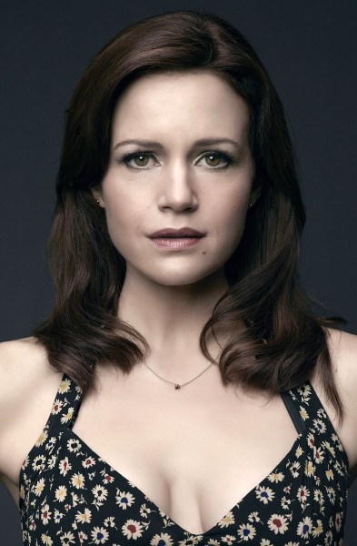 Carla Gugino as Kate Hewson