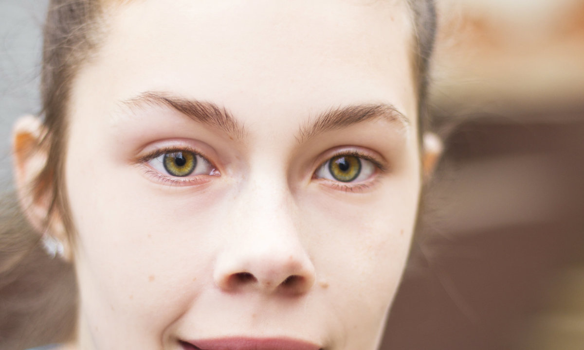 Hazel eyes vary between brown and green, depending on surrounding conditions like lighting. 