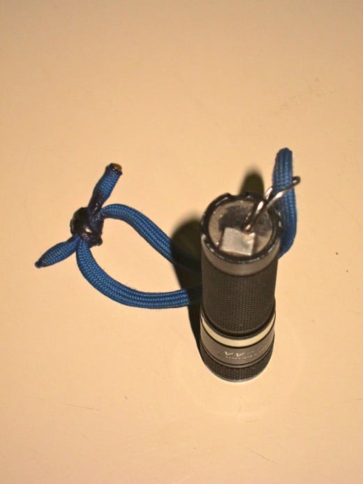 Magnet on back of Nitecore sens AA 