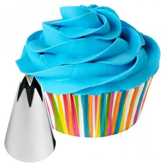 The Wilton 1M tip creates a perfect swirl design to your lemon mint poppy seed cupcakes.