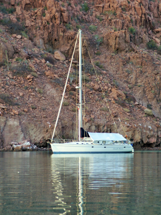 Seventh Heaven, at anchor in Mezteno Bay, Isla Espiritu Santo...