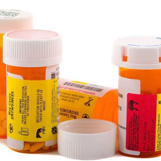 Antibiotics are still being prescribed widely to treat the common cold, despite evidence that they are completely ineffective against colds and flu viruses. Such indiscriminate use of antibiotics has created a serious problem involving bacteria that 