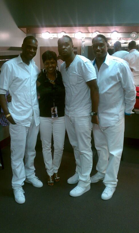 R&B group SILK stopped by to talk with Freda on the show.