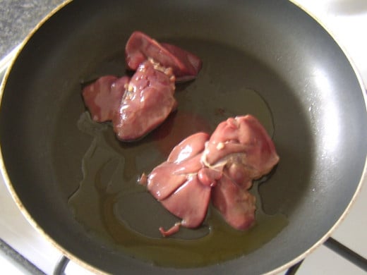 Pan frying the whole chicken livers in olive oil