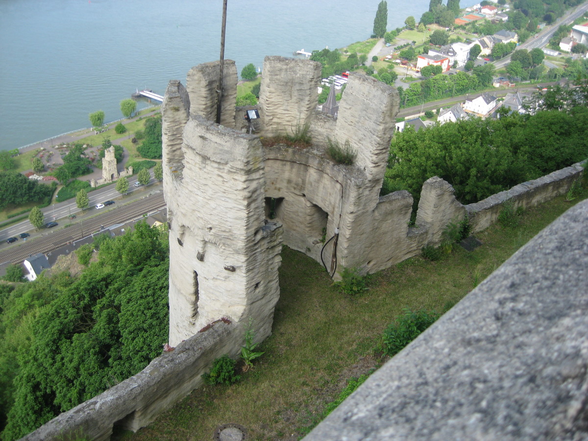 Marksburg Castle overlooking Braubach