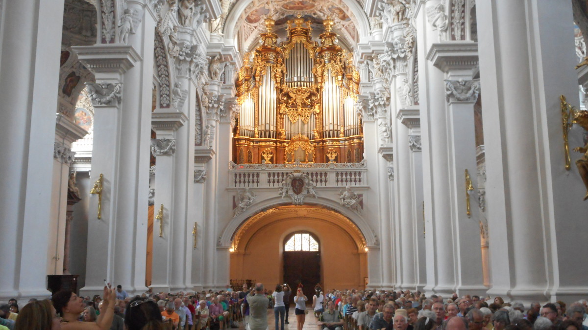 Inside St. Stephan's Cathedral - Europe's Largest Pipe Organ