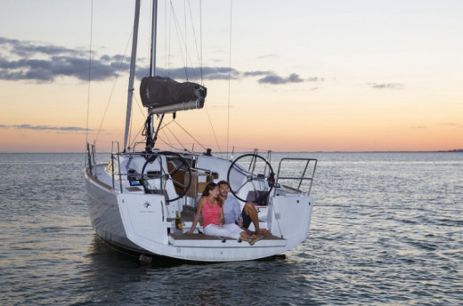 This Jeanneau Sun Odyssey 349 serves as a compact vessel to enjoy the ocean. 