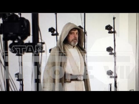 Luke Skywalker in Jedi robes from Force Awakens leaked picture