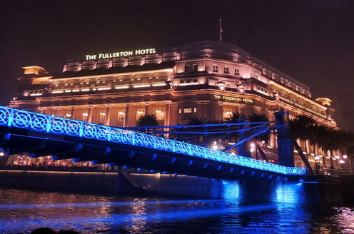 Fullerton hotel, view from our night cruise boat