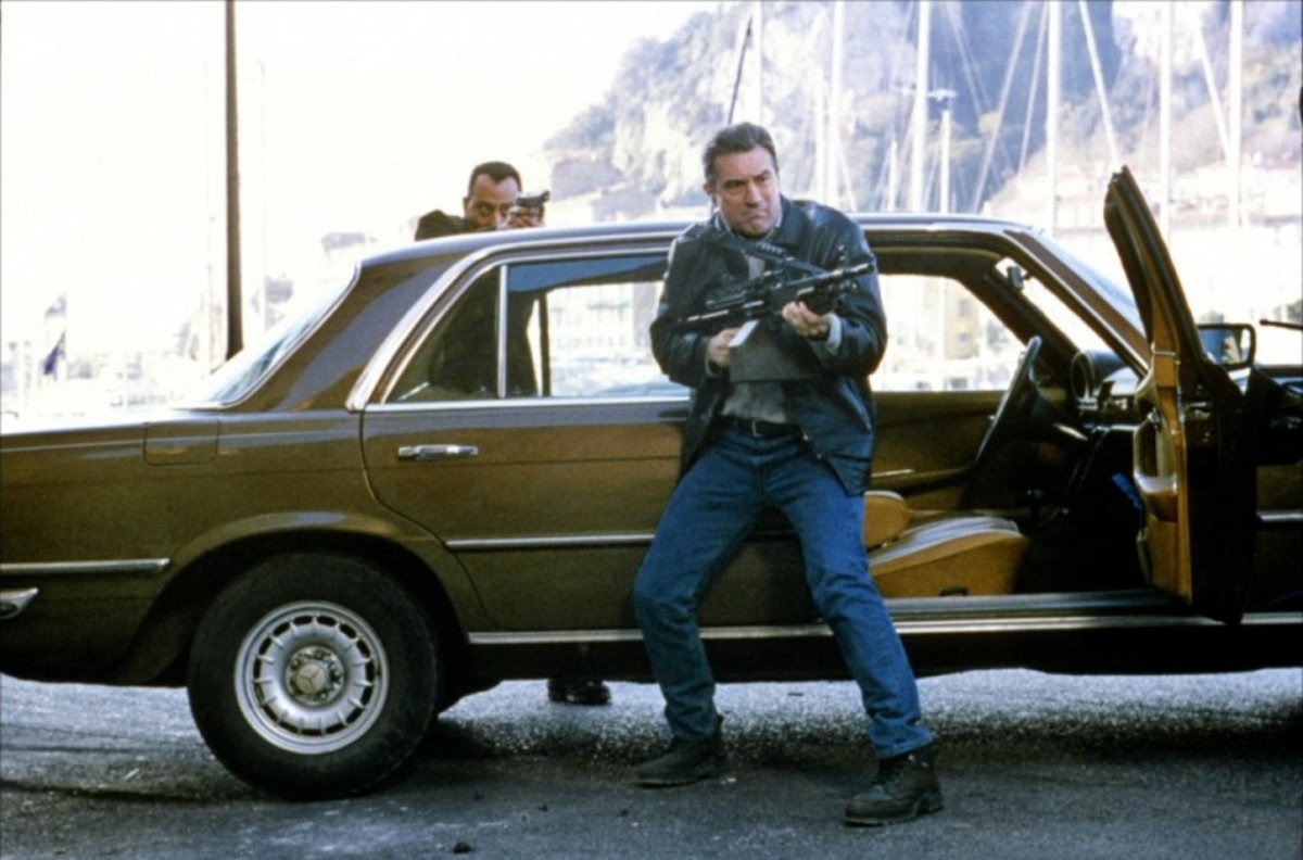 De Niro (right) and Reno (left) are an explosive team in "Ronin"