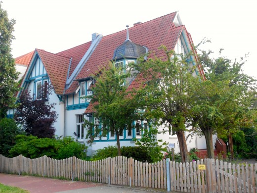House along the Mittellandkanal