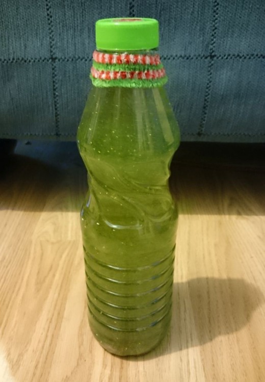 Christmas tree sensory bottle.