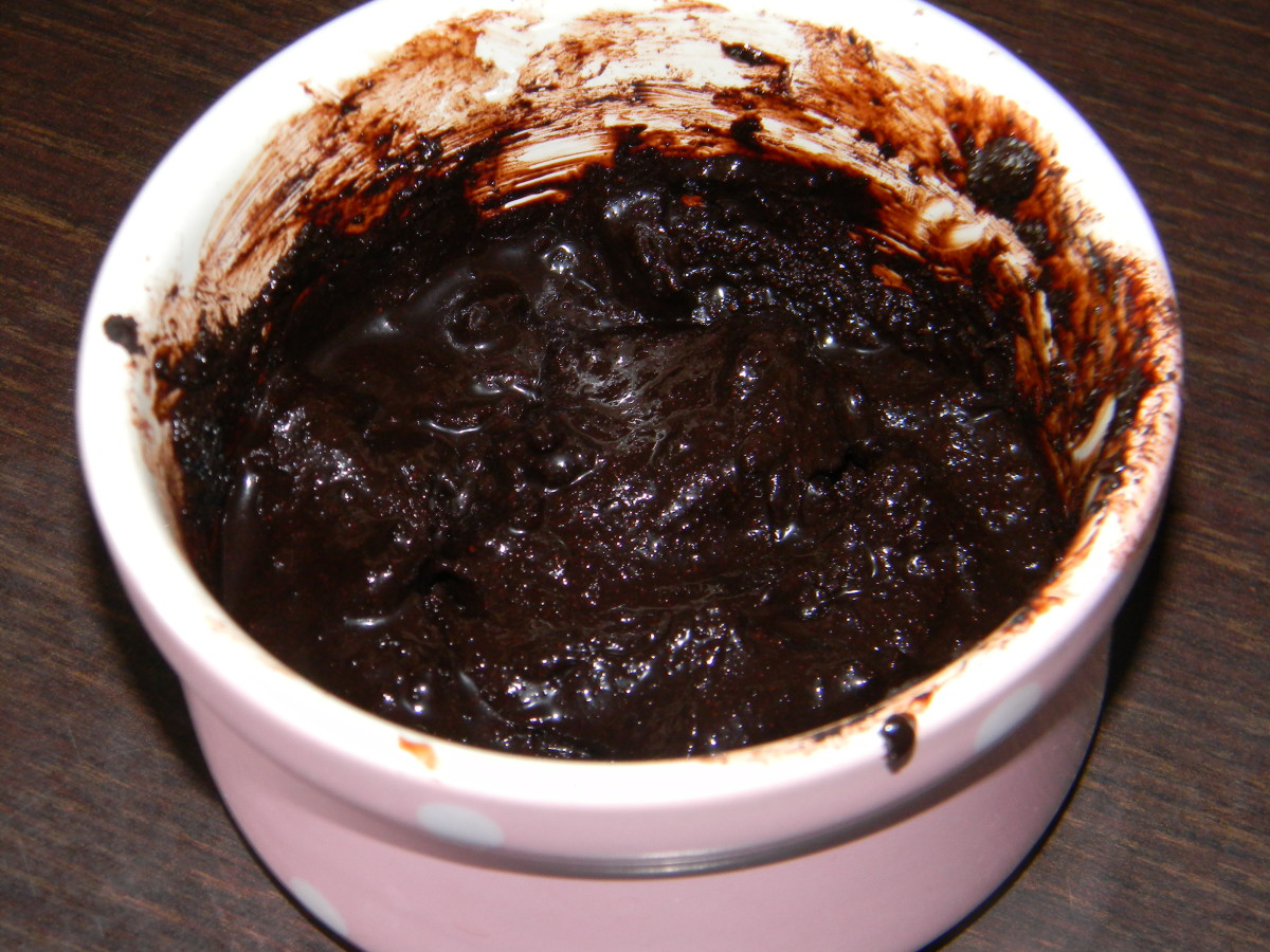 This is what your finished homemade cocoa and coffee mask will look like