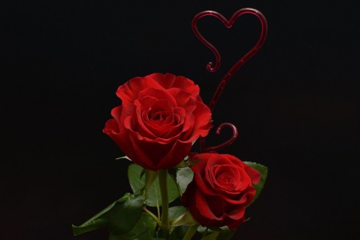 Hearts and roses make that day a special day.