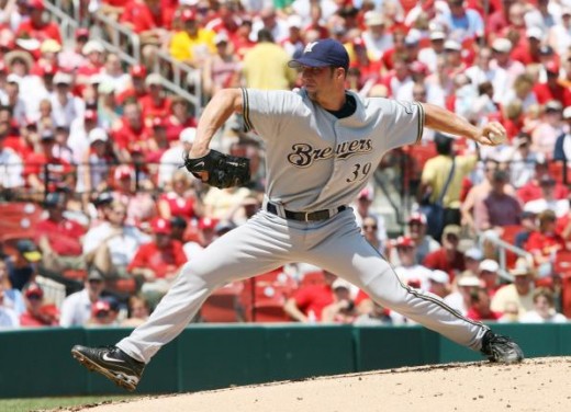 Chris Capuano pitching as a member of the Brewers during his previous stint.