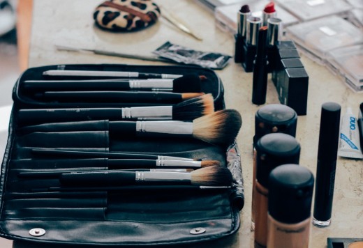 Some kinds of make-up will aggravate rosacea