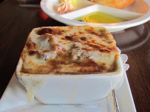 We started dinner at Red Coach Inn with, Fresh baked bread with olive oil and garlic butter. A delicious French Onion soup was also served with our meal. 