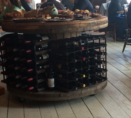 Mallard Cottage's Cake Table