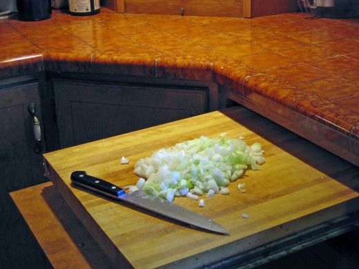 Pull-Out Chopping Board