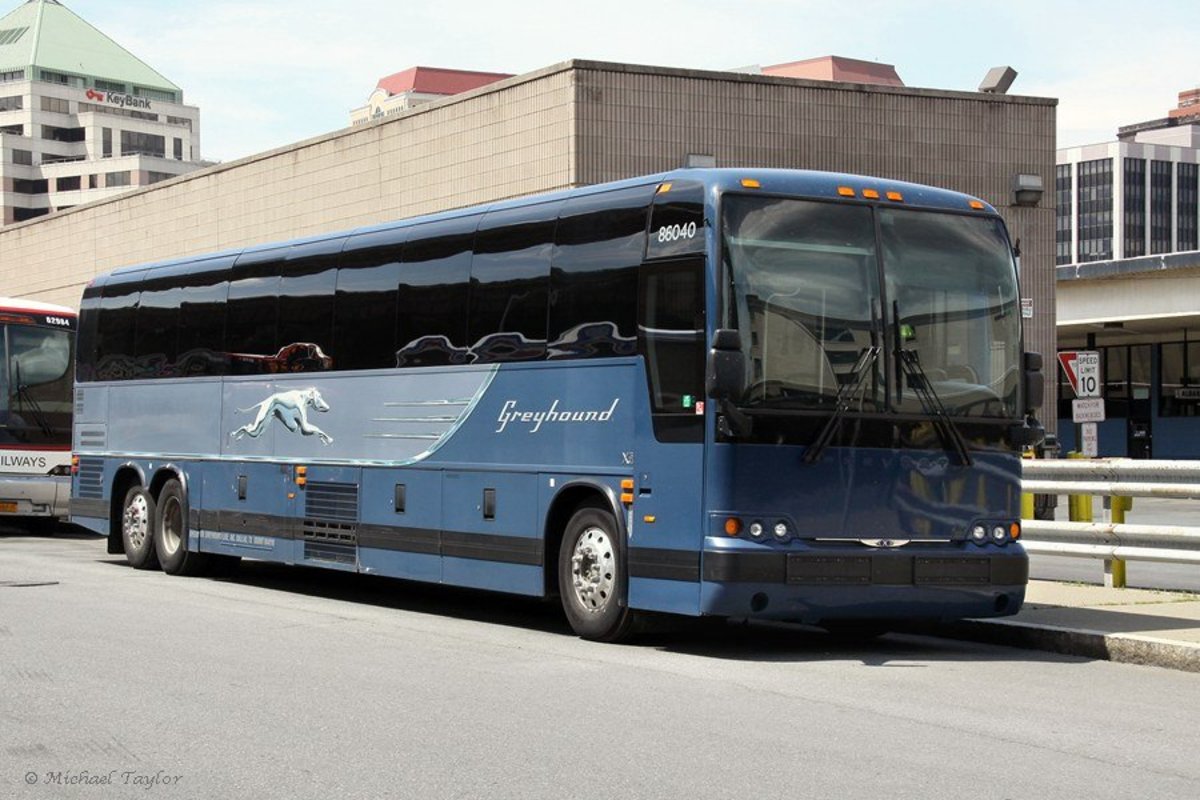 is it safe to travel by greyhound bus