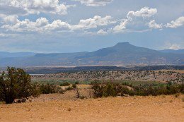 The Cerro Pedernal is a very noticeable natural landmark in north, central New Mexico