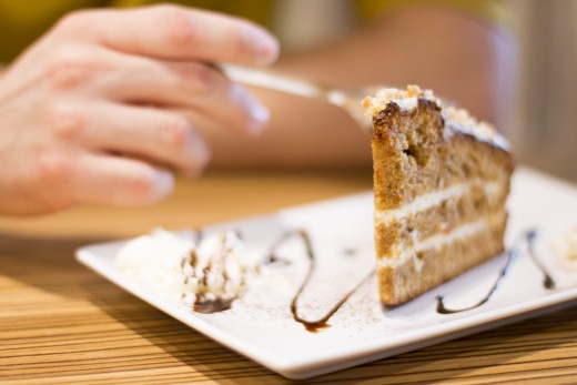 You may also use a traditional cream-cheese frosting on this cake, and then sprinkle the walnuts on top of the frosted cake.