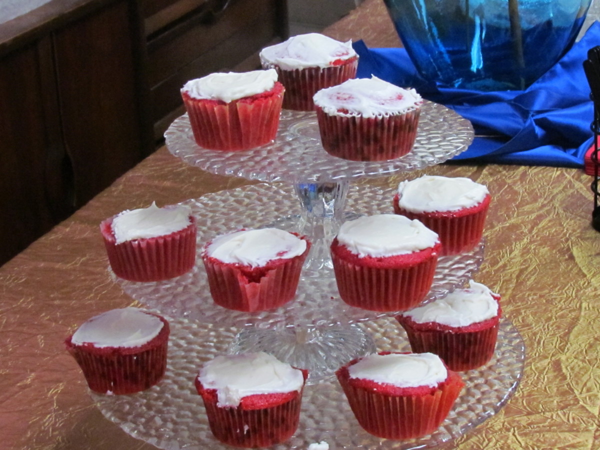 An array of delectable cupcake were also available for dessert.