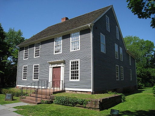 The Silas Deane House in Wethersfield, Connecticut, showing another dooryard wall.  The iron railing appears to be modern. 