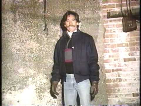 Geraldo Rivera in the basement of Al Capone's former headquarters at 2135 S. Michigan