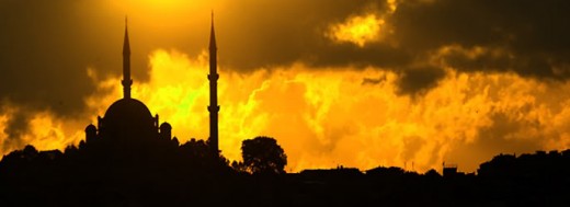 Image of a minaret on the horizon.