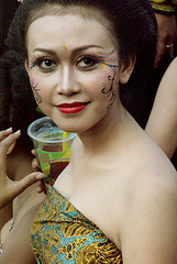 Solo Batik Carnival 2009  all credit to Agus Yuniarso Flickr