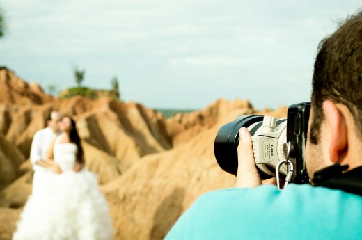 Having the right gear for the wedding is the first step in perfecting wedding photography.