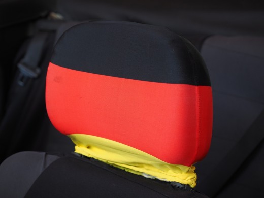 When you detach the headrest, the straight metal bar will be revealed. This applies to detachable head rests only.