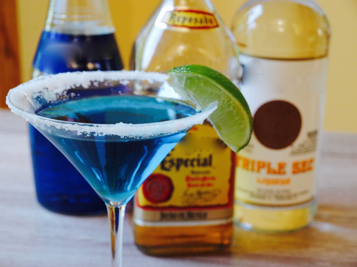 10 Delicious Blue Curaçao Cocktails | Delishably