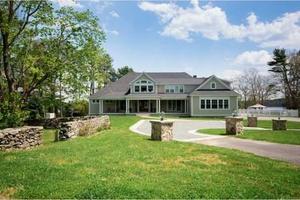 My family was not told of the murder in the house on Rumstick Road in Barrington RI, but the kids at school gave us all the gory details. Also, lots of suicides were documented on or near the property. No tears, no circus, no trauma, said my father!
