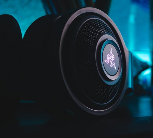 Enjoy your music with a clear speaker.