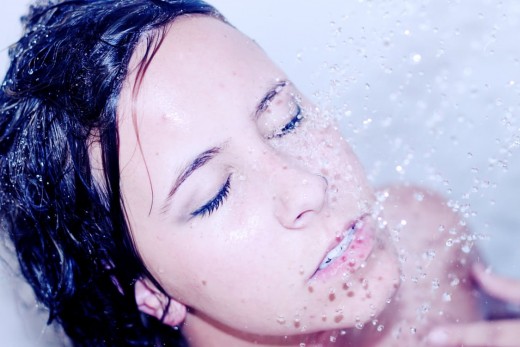 Enjoy the shower with your favorite music.