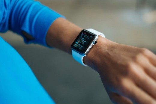 Read on to know more about the advantages of Silicone Apple watch band.