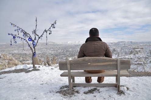 How to Reach Out to People Who May Be Alone for the Holidays How to Reach Out to People Who May Be Alone for the Holidays