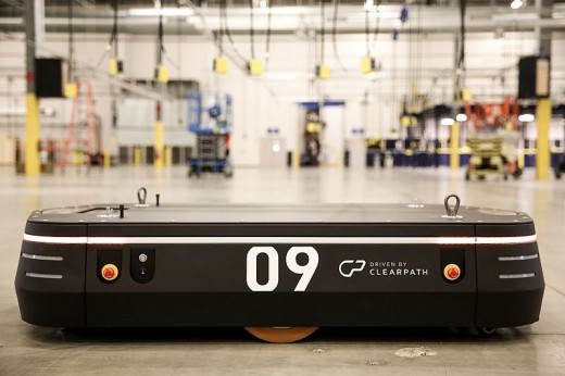 OTTO 1500 self-driving vehicle for heavy-load material transport in warehouses, distribution centers, and factories.
