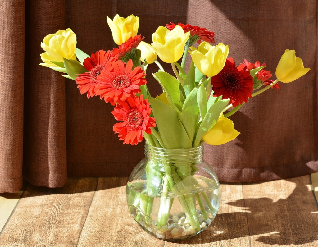 how-to-make-cut-flowers-last-longer-indoors-dengarden