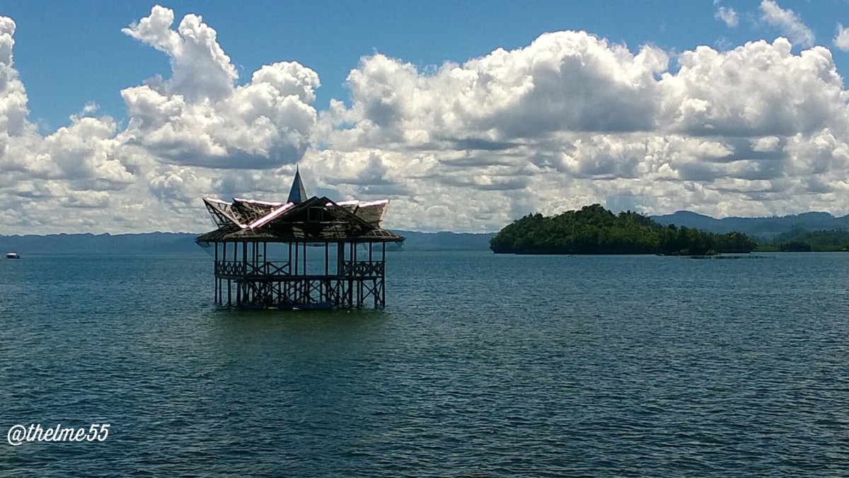 A fishing house on Lianga Bay.