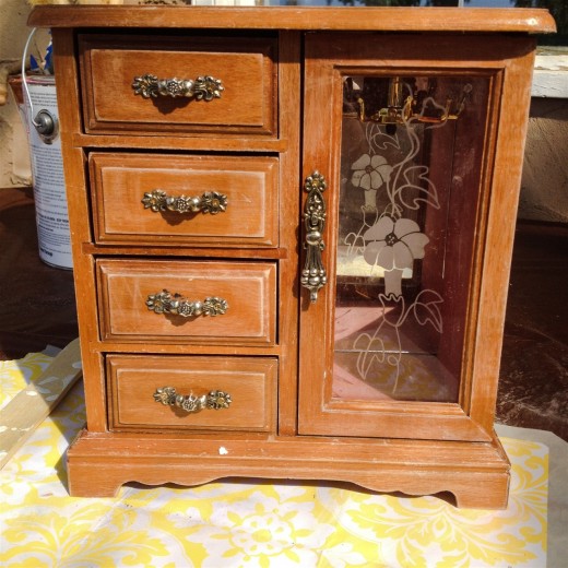Old wood jewellery box