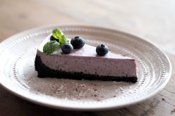 Easy No-Bake Chocolate Crust Blueberry Pie